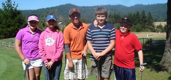 Picture of some junior golfers